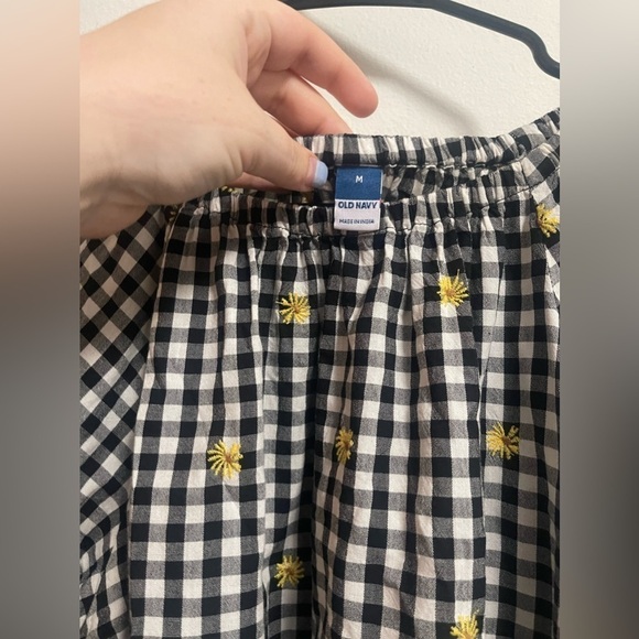 Old Navy - Women’s Blouse Black White Gingham Embroidered Puff Sleeve - Size M - Picture 4 of 6